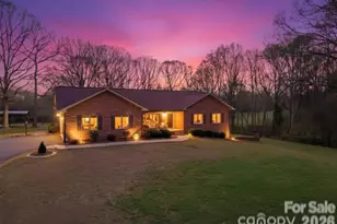 328 Davidson Ct, Taylorsville, NC 28681 - Photo 1