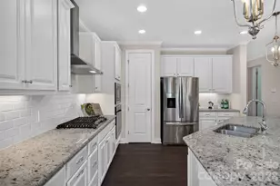 17511 Austins Creek Dr, Charlotte, NC 28278 - Photo 19