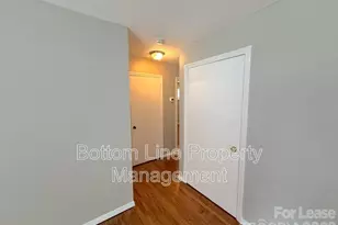 561 Blendwood Dr, Charlotte, NC 28215 - Photo 5