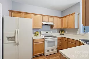 5426 Johnston Mill Ct, Charlotte, NC 28269 - Photo 13