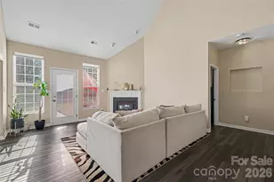 8030 Shiny Meadow Dr, Charlotte, NC 28215 - Photo 9