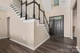 8030 Shiny Meadow Dr, Charlotte, NC 28215 - Photo 5