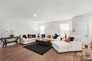 4208 Jones Crk Ln, Charlotte, NC 28215 - Photo 5