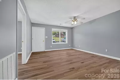 122 24th Street NW, Hickory, NC 28601 - Photo 7