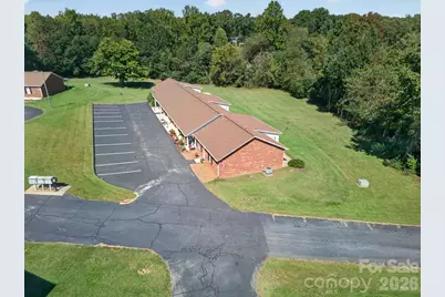 122 24th Street NW, Hickory, NC 28601 - Photo 3