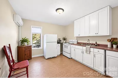 130 Center Avenue, Black Mountain, NC 28711 - Photo 29