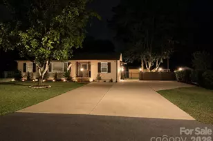 9202 Elgin Dr, Charlotte, NC 28214 - Photo 5