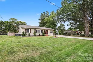 9202 Elgin Dr, Charlotte, NC 28214 - Photo 3