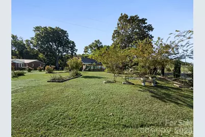 2340 E Nc 24/27 Road, Biscoe, NC 27209 - Photo 9