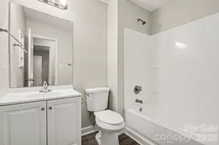 6411 Rocklake Dr, Charlotte, NC 28214 - Photo 13