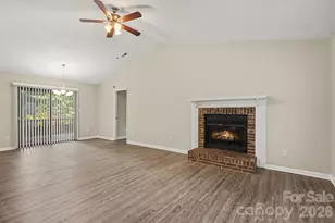 6411 Rocklake Dr, Charlotte, NC 28214 - Photo 3