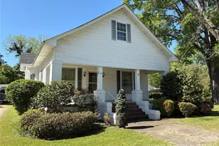 114 Hampton St, Chester, SC 29706 - Photo 1