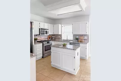 4138 Beauvista Drive, Charlotte, NC 28269 - Photo 9