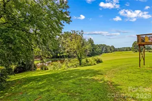 133 Sandtrap Dr, Statesville, NC 28677 - Photo 33