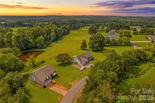 133 Sandtrap Dr, Statesville, NC 28677 - Photo 1