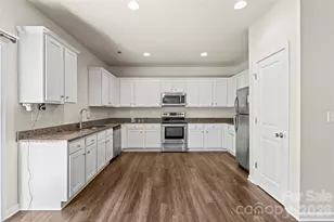 133 Sandtrap Dr, Statesville, NC 28677 - Photo 15