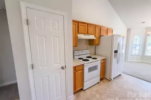 11344 Pointer Ridge Dr, Charlotte, NC 28214 - Photo 9