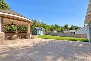 1320 Gretna Green Dr, Charlotte, NC 28217 - Photo 23