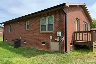 1220 Rickert St, Statesville, NC 28677 - Photo 3
