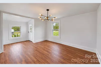 105 E Hartford Avenue, Bessemer City, NC 28016 - Photo 3
