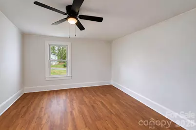 105 E Hartford Avenue, Bessemer City, NC 28016 - Photo 5