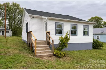 105 E Hartford Avenue, Bessemer City, NC 28016 - Photo 1