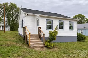 105 E Hartford Ave, Bessemer City, NC 28016 - Photo 1