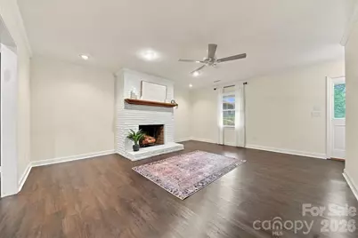 414 4th Avenue NE, Hickory, NC 28601 - Photo 5