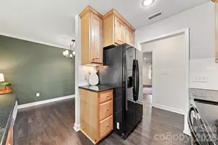 414 4th Ave NE, Hickory, NC 28601 - Photo 17