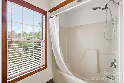 725 N Park Place, Hendersonville, NC 28791 - Photo 25