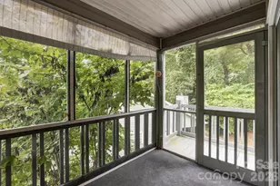 725 N Park Pl, Hendersonville, NC 28791 - Photo 21
