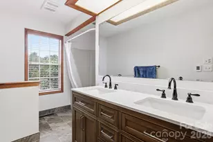 725 N Park Pl, Hendersonville, NC 28791 - Photo 23