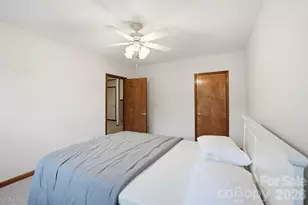 725 N Park Pl, Hendersonville, NC 28791 - Photo 35