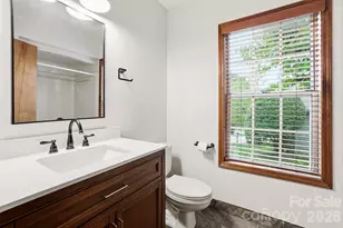 725 N Park Pl, Hendersonville, NC 28791 - Photo 33