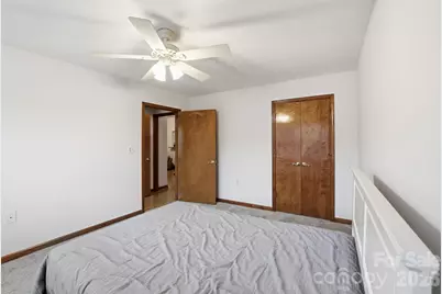 725 N Park Place, Hendersonville, NC 28791 - Photo 27