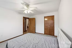 725 N Park Pl, Hendersonville, NC 28791 - Photo 27