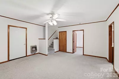 725 N Park Place, Hendersonville, NC 28791 - Photo 31