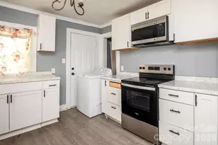 306 E 1st St, Lexington, NC 27292 - Photo 9