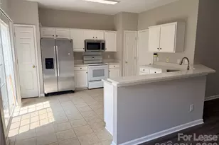 3408 Laurenhurst Laurenhurst Ln, Matthews, NC 28270 - Photo 5