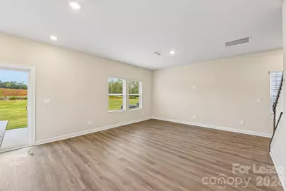 1547 31st Street NE, Conover, NC 28613 - Photo 7