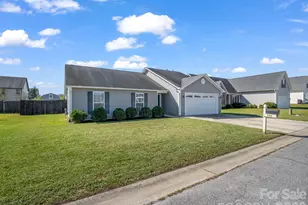 394 W Swift Creek Rd, Fletcher, NC 28732 - Photo 3
