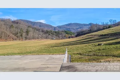 124 Shootout Lane, Burnsville, NC 28714 - Photo 11