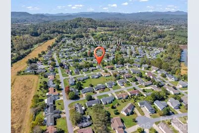 528 Riverwind Drive, Hendersonville, NC 28739 - Photo 45