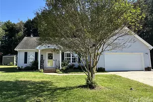 546 Pennyfields Ln, Clover, SC 29710 - Photo 1