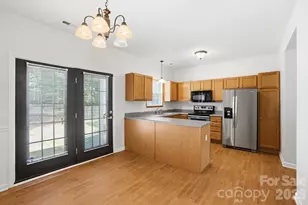 5315 Jocelyn Ln, Charlotte, NC 28269 - Photo 13