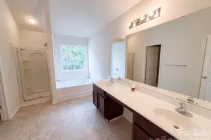 8902 Woodland Hills Rd, Charlotte, NC 28269 - Photo 13