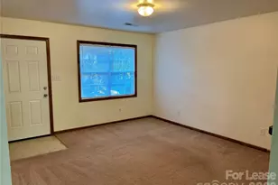 1391 Victor Woods Ln, Lincolnton, NC 28092 - Photo 3