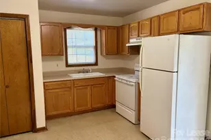 1391 Victor Woods Ln, Lincolnton, NC 28092 - Photo 5