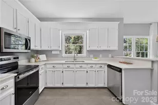 4711 Beech Crest Pl, Charlotte, NC 28269 - Photo 15