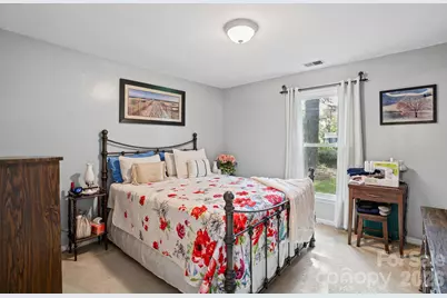 11210 Walking Horse Lane, Charlotte, NC 28215 - Photo 17
